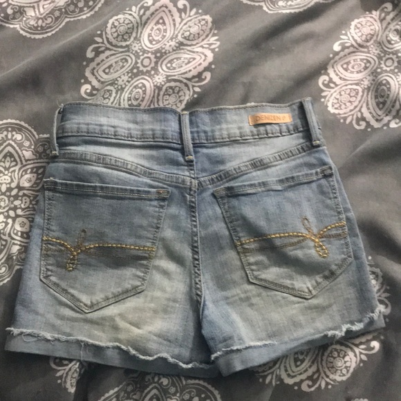 High rise jean shorts faded light wash Levi - Picture 2 of 3